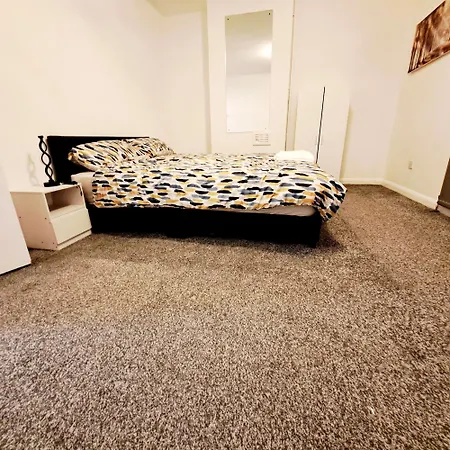 2 Bedroom House In - Sleeps 5 Wifi Parking Vakantiehuis