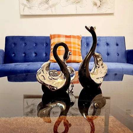 2 Bedroom House In - Sleeps 5 Wifi Parking Semesterbostad *