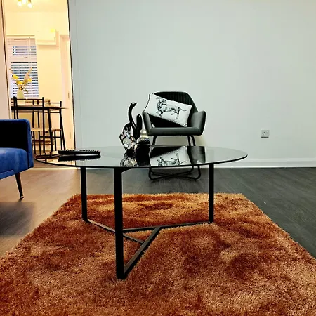 2 Bedroom House In - Sleeps 5 Wifi Parking