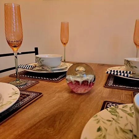 Semesterbostad 2 Bedroom House In - Sleeps 5 Wifi Parking