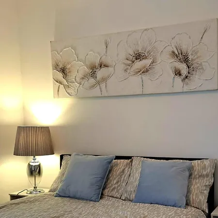 2 Bedroom House In - Sleeps 5 Wifi Parking Semesterbostad