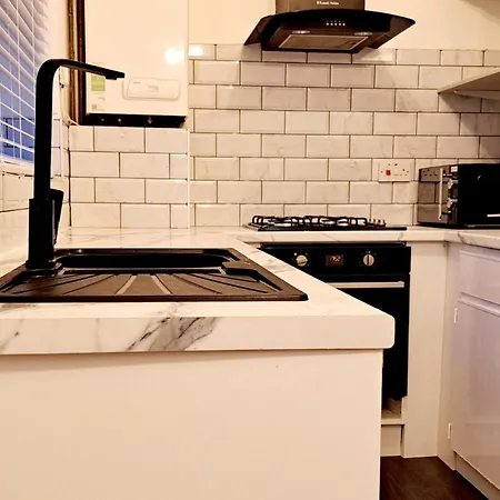 別荘 2 Bedroom House In - Sleeps 5 Wifi Pets *