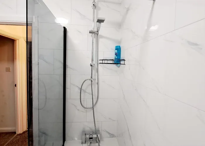 2 Bedroom House In - Sleeps 5 Wifi Parking