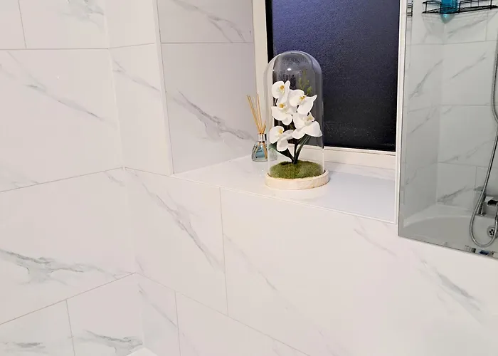 2 Bedroom House In - Sleeps 5 Wifi Parking *