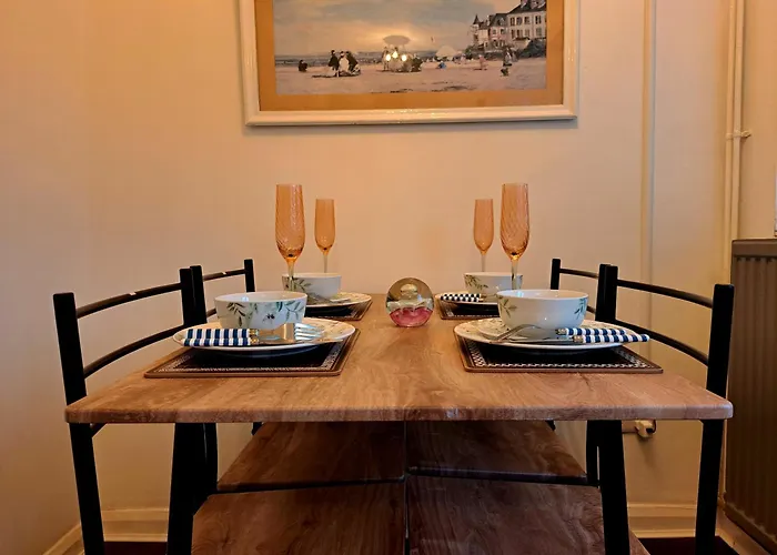 2 Bedroom House In - Sleeps 5 Wifi Parking