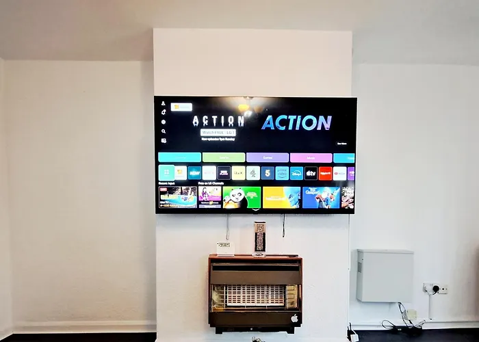 Holiday home 2 Bedroom House In - Sleeps 5 Wifi Parking Leeds (West Yorkshire)